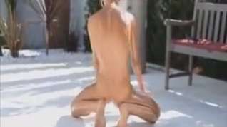 Online film Super Skinny And Oiled Up Teen Performs Flexible Acrobatics