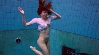 Online film Amazing Hairy Underwatershow By Marketa