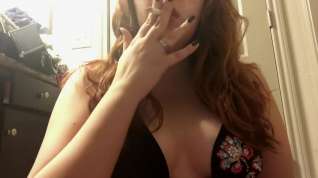 Online film Chubby Redhead Teen Smoking in Black Bikini Top w Black Fingernails