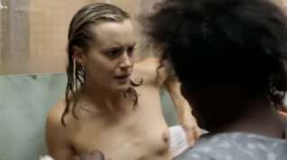 Online film Taylor Schilling, Laura Prepon - Orange Is The New Black S01E01