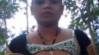 Online film INDIAN AUNTY SHOWING BOOBS AND PUSSY IN THE JUNGLE