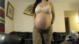 Online film Sexy Pregnant woman trying on Clothes