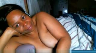 Online film mzansi mama chatting to her bf on webcam