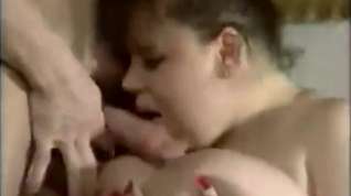 Online film Une maman enorme utilise ses seins immenses pour le sexe