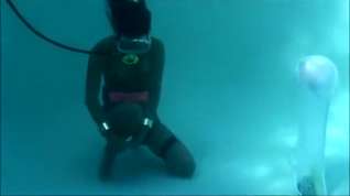 Online film Underwater girl bondage
