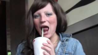 Online film Studentenficke auf McDonalds Klo geknallt und besamt!