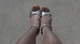 Online film Outdoor Yellow Toes Shiny Pantyhose and High Heels