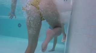Online film MIX of great college girl asses at the Public Pool