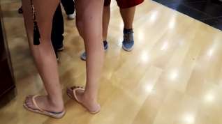 Online film girls sexy legs long feets hot toes at shopping
