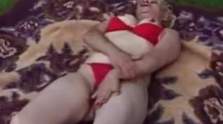 Online film Blonde Masturbating Granny