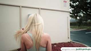 Online film Blonde slut Riley Star flaunts juicy ass for cash