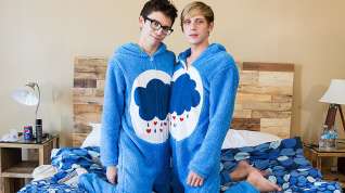 Online film Cute Onesie Boys Get Very Dirty! - Cameron Hilander Kyle Rhodes - BoyCrush