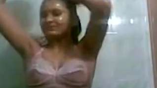 Online film Punjabi girl self captured her bath and dressed