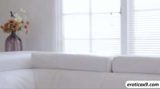 Online film Brunette slut Riley Reid fucks a complete stranger