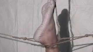 Online film Bianca's wet pruney feet