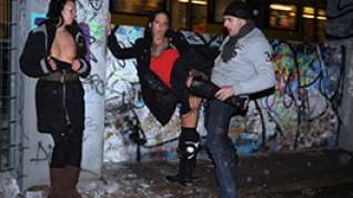 Online film Mareen De Luxe Tara Trash in Public German Threesome in the snow - MagmaFilm