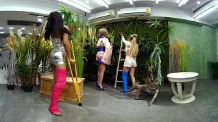 Online film 2 Girls With Long Cast Leg Visit A Flower Store Part 2 - VRPussyVision