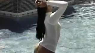 Online film Sensual Asian beauty Satomi displays her hot slender body by the pool