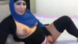 Online film Hijab boobs