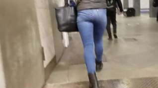 Online film junior round ass in tight jeans