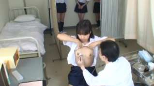 Online film Japanese schoolgirls pussy examination