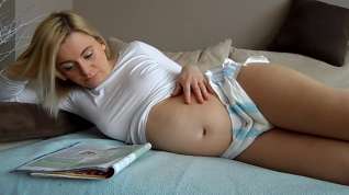 Online film The problems of pregnancy with a diaper