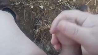 Online film Wank and cum in farmers field pt2