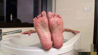 Online film Jenna Tales Teases with her Shemale Feet in Tub
