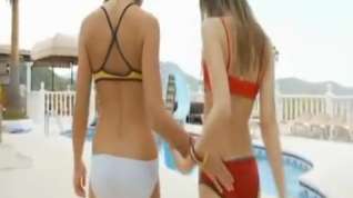 Online film Two pretty blonde are very hot and have fun
