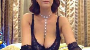 Online film Stacked mom in beautiful lingerie