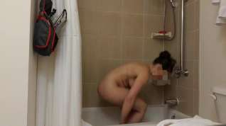 Online film Wife taking a bath hidden cam