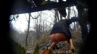 Online film Peeing outdoors hidden camera 2