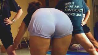 Online film Close ups of milf yoga instructor juicy ass shorts