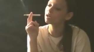 Online film Lynn smoking