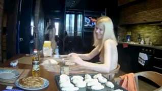 Online film Snr she is cooking nude 1