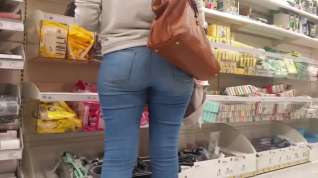Online film Wide pawg hips in jeans.