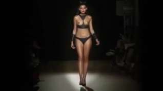 Online film Watch her strut oiled fetish fashion models