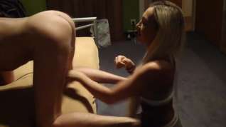 Online film Blonde Chick Ballbusting