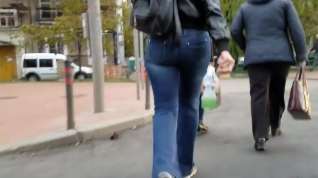 Online film russian milf with nice round ass in jeans