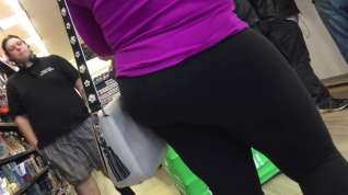 Online film Blonde Milf in Yoga Pants with Part 3