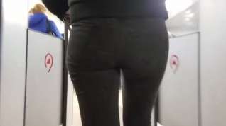 Online film Ptretty blonde s ass in tight jeans