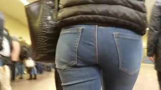 Online film Girl with nice ass in tight jeans