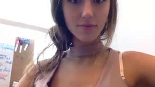 Online film Beauty in the office on webcam