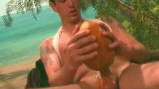 Online film Horny dude fucks papaya