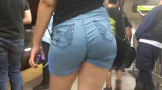Online film Latina booty in jean s shorts