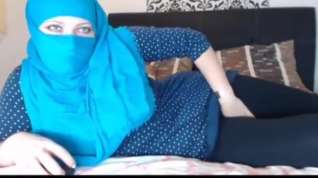Online film Hijab wearing girl see thru leggings