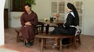 Online film Shameless nuns