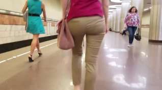 Online film Nice round ass go to the train