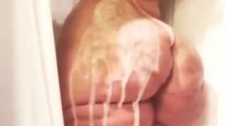 Online film Giant ass pawg takes shower