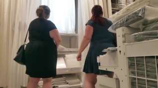 Online film Two bbw pawgs in dresses.